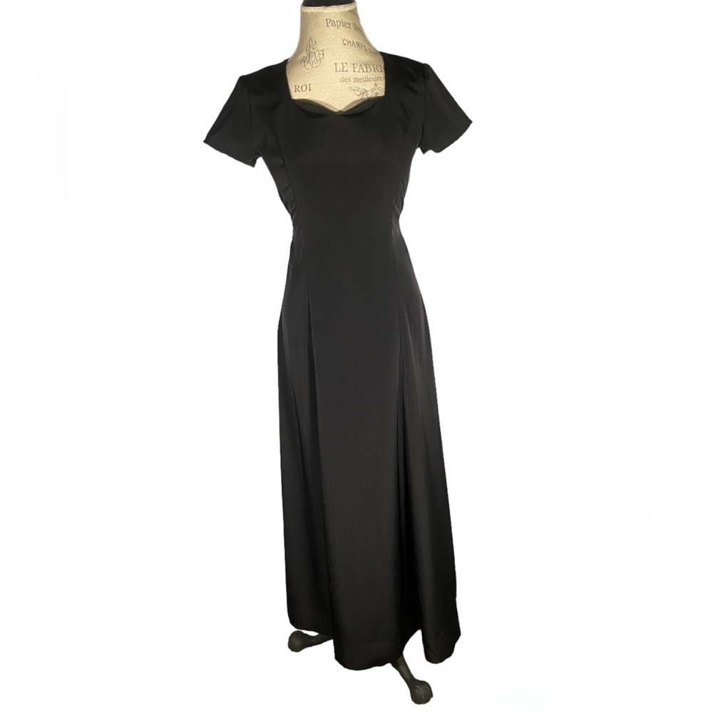 COUSINS  Concert dress.
